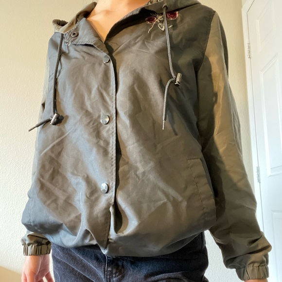 Windbreaker jacket - Picture 4 of 8